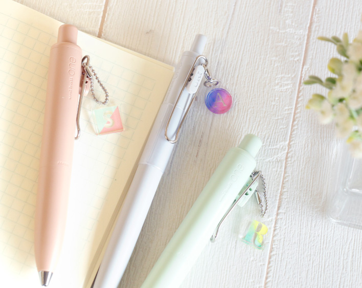 チャーム付きボールペン